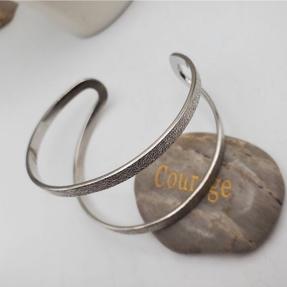 Gladiator sparkle cuff bracelet - Picture 2 of 3